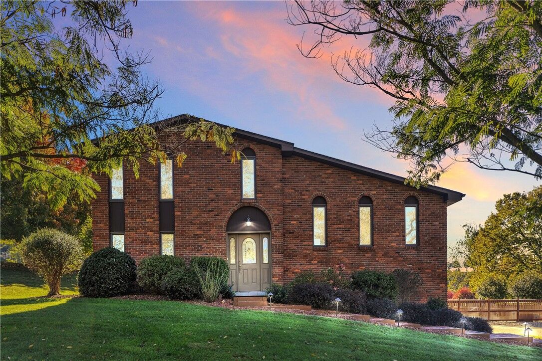 Property Photo: 1045 Willowbrook PA 15089