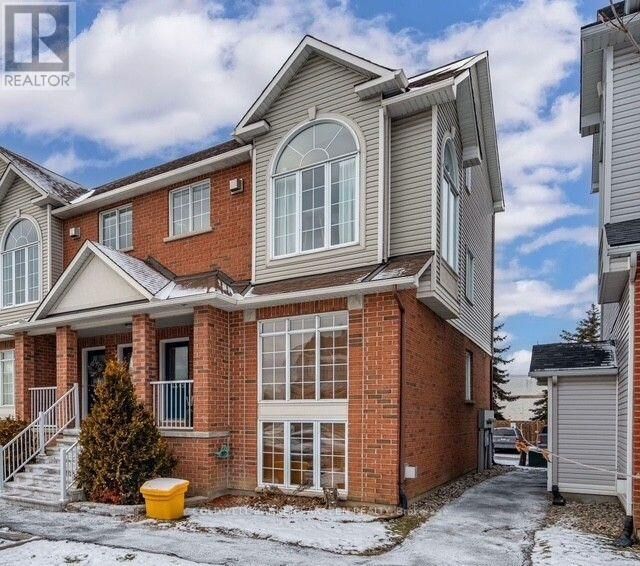 Property Photo: 4443 Harper Avenue 4 ON K1J 1C9