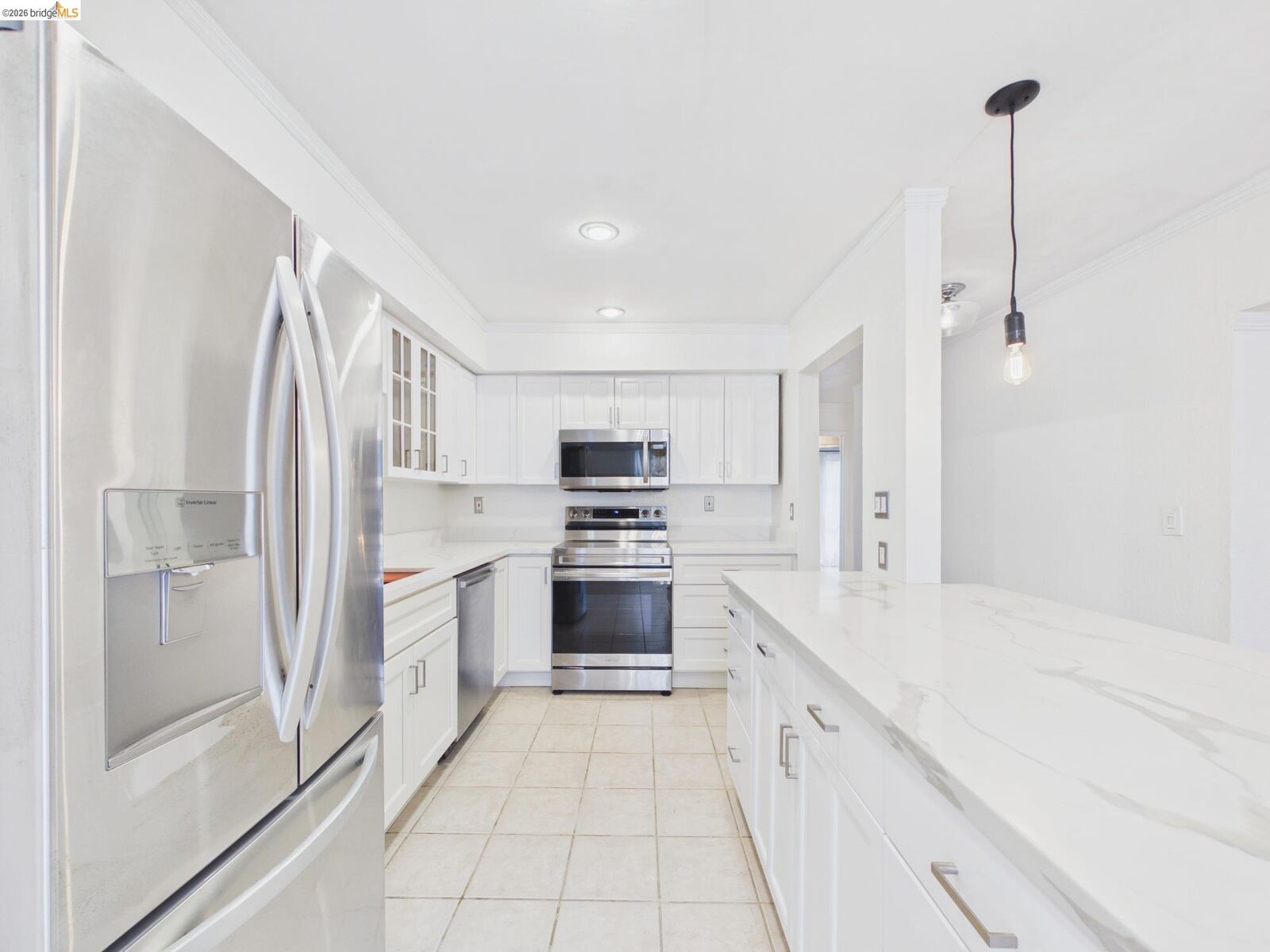 Property Photo: 466 Crescent St 114 CA 94610