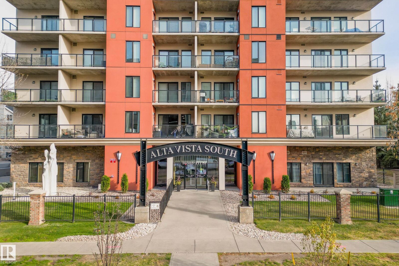 Property Photo: 10303 111 Street NW 1006 AB T5K 0C6