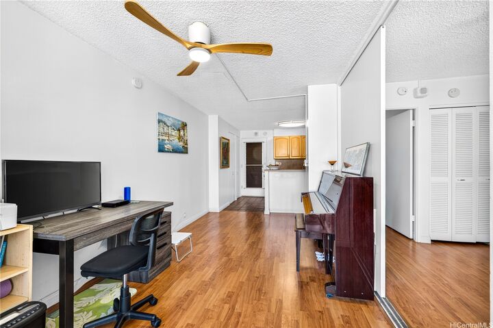 Property Photo: 1535 Pensacola Street 1009 HI 96822