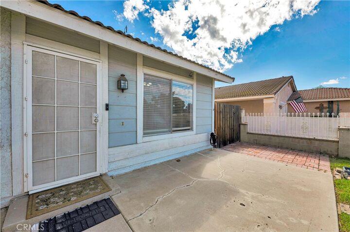 Property Photo:  13416 Oak Dell  CA 92553 