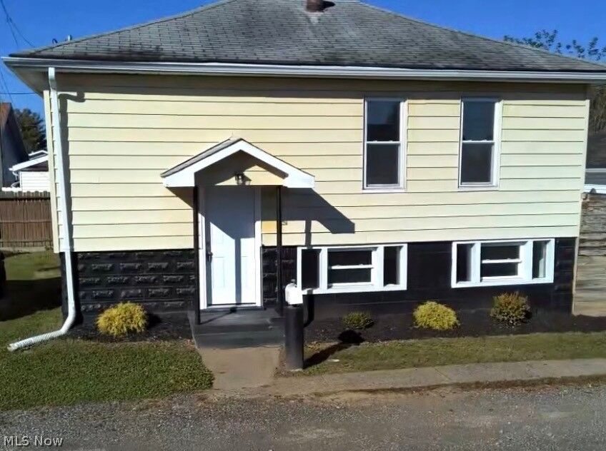 Property Photo: 812 Clement Avenue 1/2 OH 45714