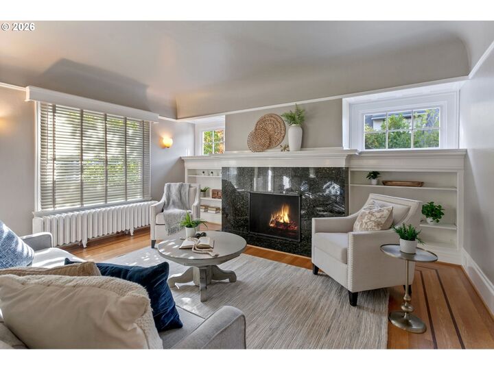 Property Photo:  2233 SW 18th Ave  OR 97201 