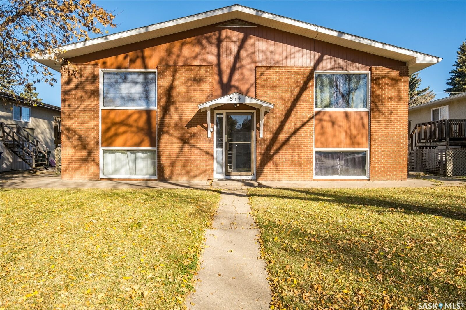 Property Photo:  574 26th Street E  SK S6V 1V5 