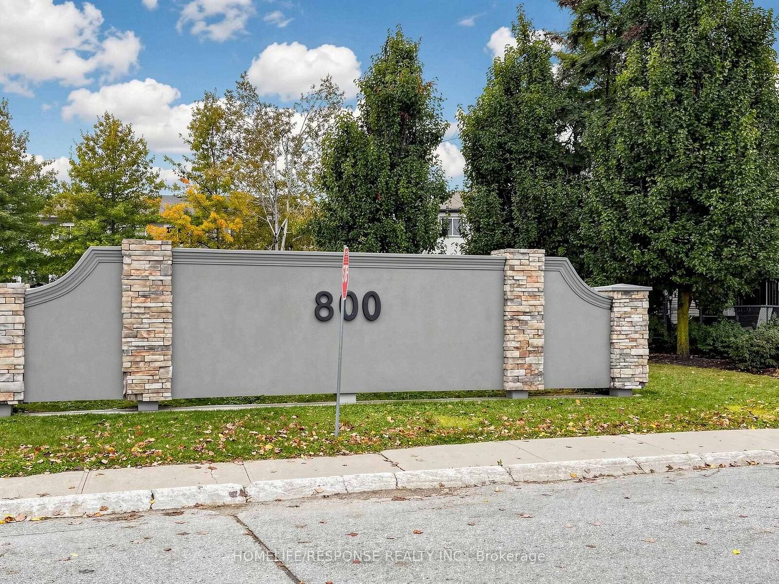 Property Photo:  800 West Ridge Boulevard 32  ON L3V 0A1 