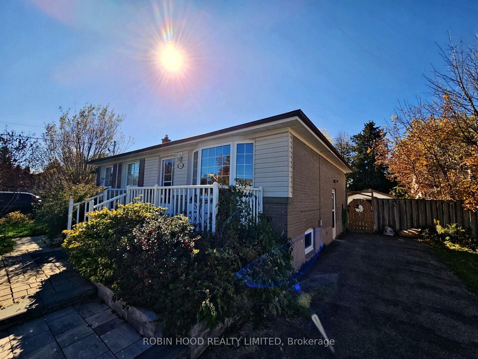 Property Photo:  36 Linton Avenue  ON L1T 2X6 
