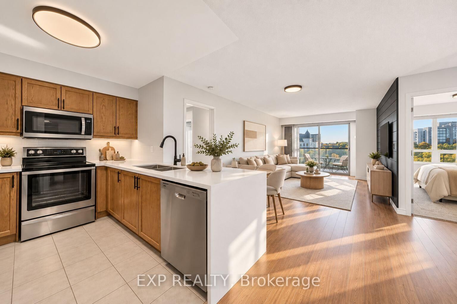 Photo de la propriété:  18 Harding Boulevard W 427  ON L4C 0T3 