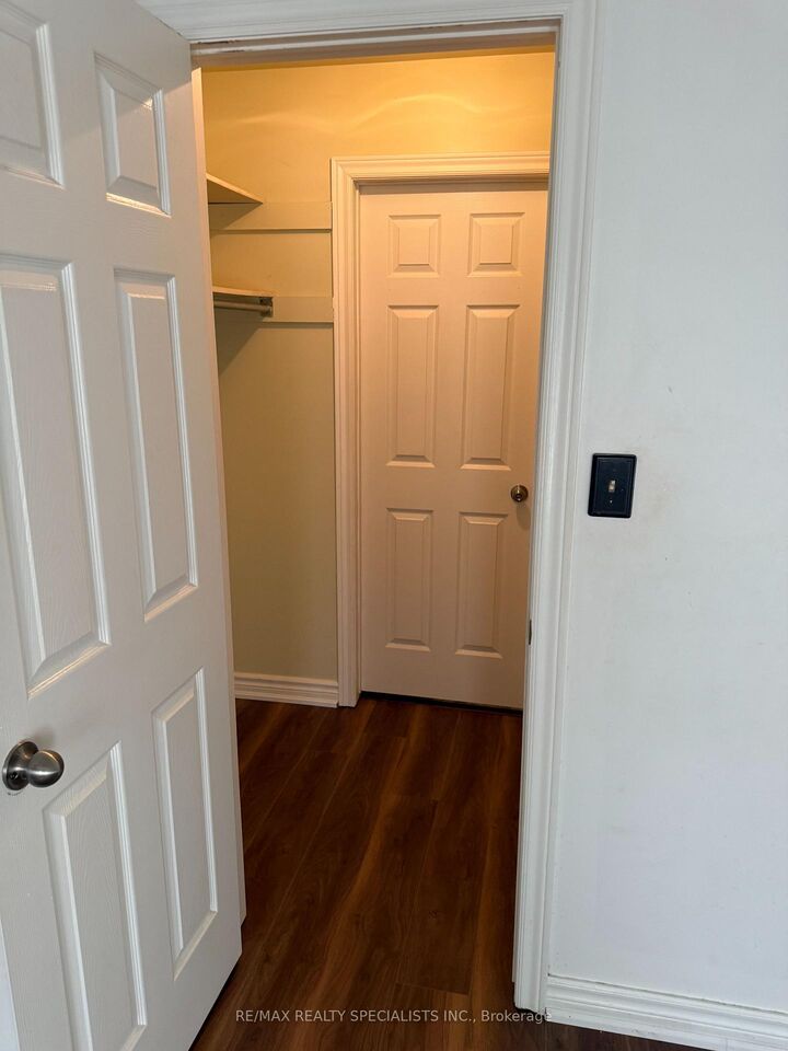 Property Photo:  2 Walnut Street 208  ON L2T 1H3 