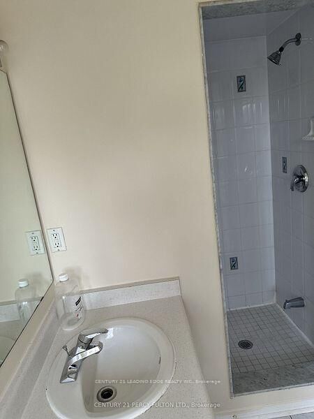 Property Photo:  5960 Algarve Drive  ON L5M 6Y7 