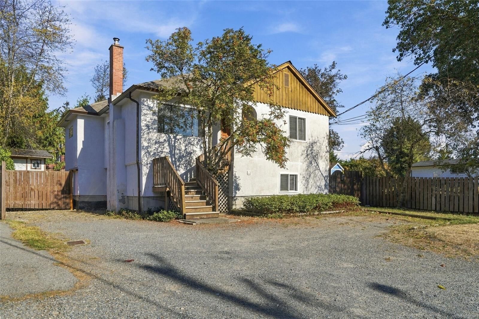 Property Photo:  660 Townsite Rd  BC V9S 1L3 