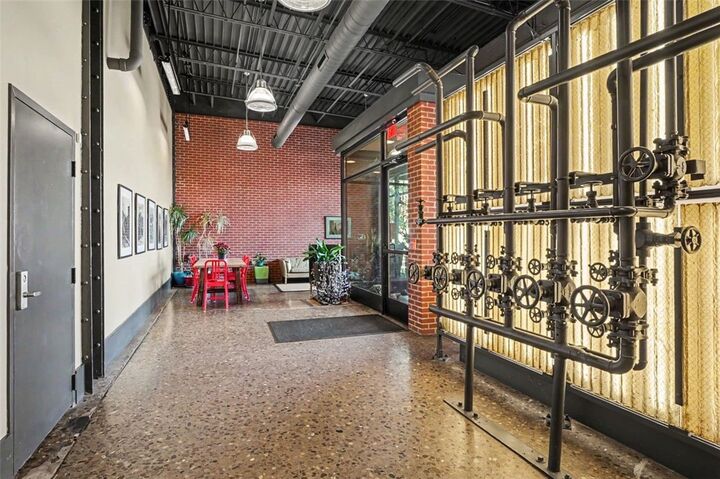 Property Photo:  2250 Mary Street 306  PA 15203 