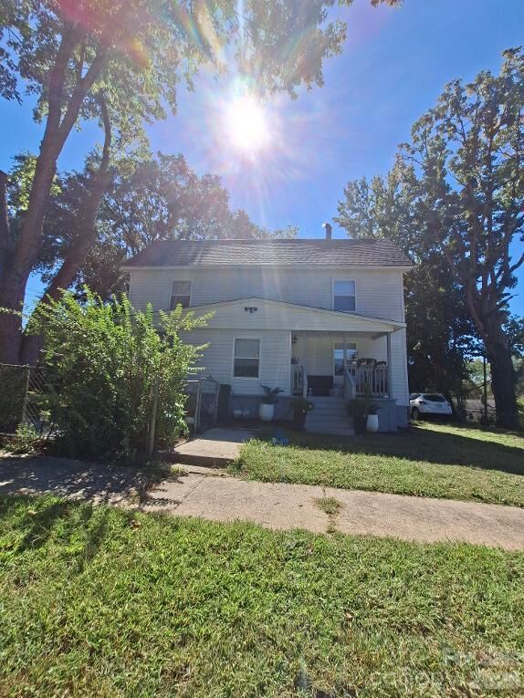 Property Photo:  913 W 3rd Avenue Avenue 913  01  NC 28052 