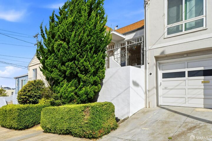 Property Photo: 815 Avalon Avenue CA 94112