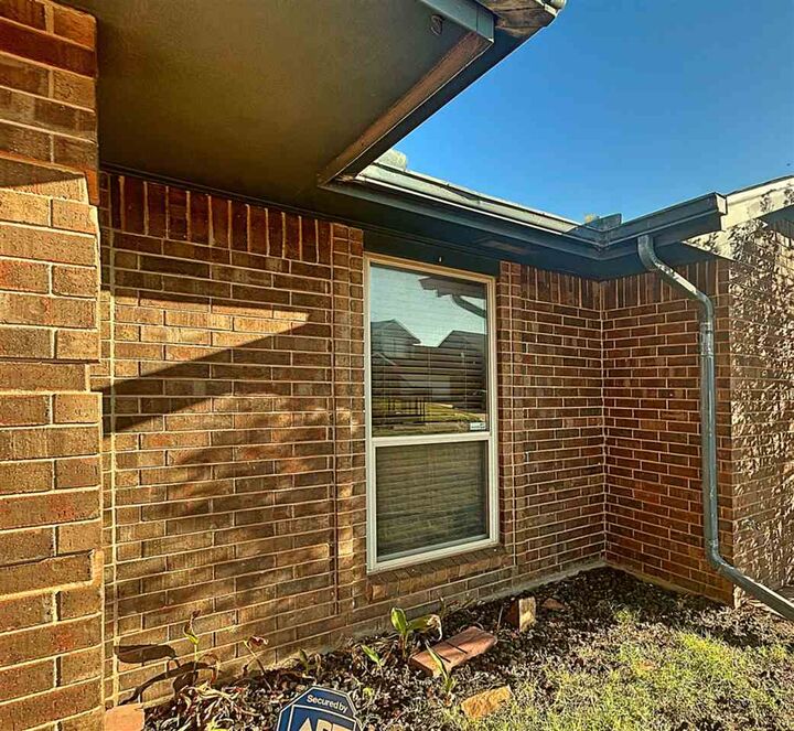 Property Photo:  3923 SW Wolf St.  OK 73505-7531 