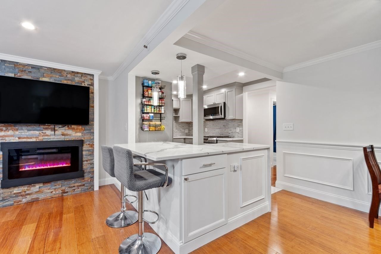 Property Photo:  49 Lantern Ln 8  MA 01826 