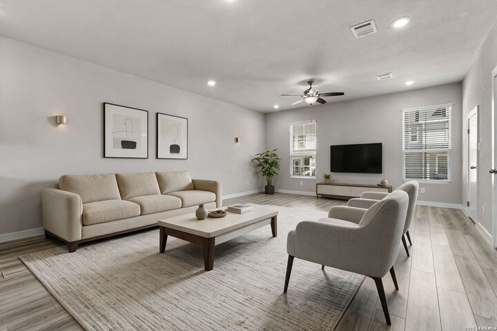 Property Photo: 21419 Sir Walter Ln TX 78256