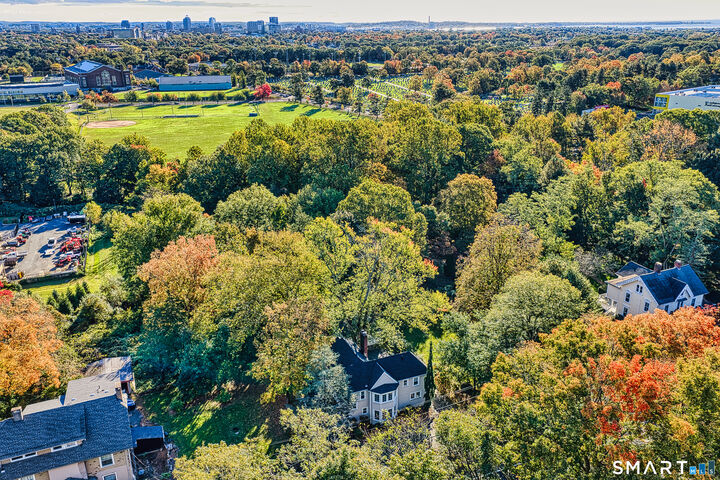 Property Photo:  695 Forest Road  CT 06516 