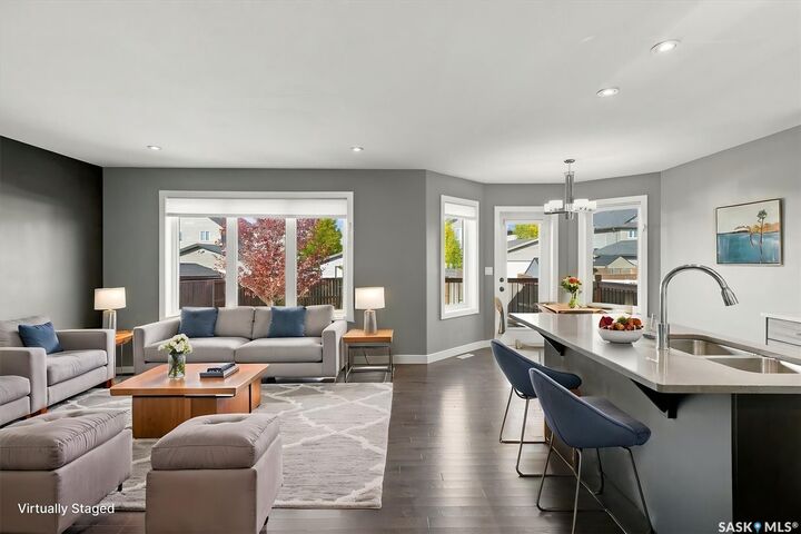 Property Photo:  319 Langlois Way  SK S7T 0M9 
