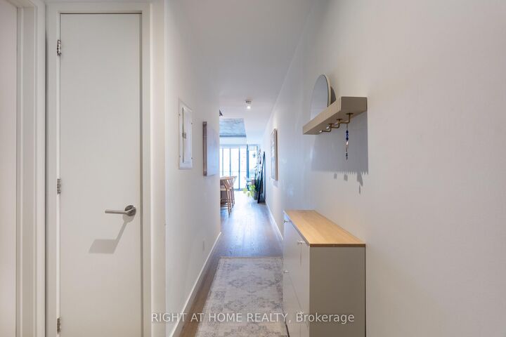 Property Photo: 25 Stafford Street 704 ON M5V 0G3