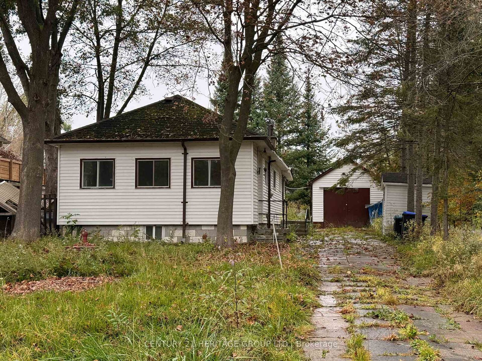 Property Photo:  714 10th Line  ON L9S 3N8 