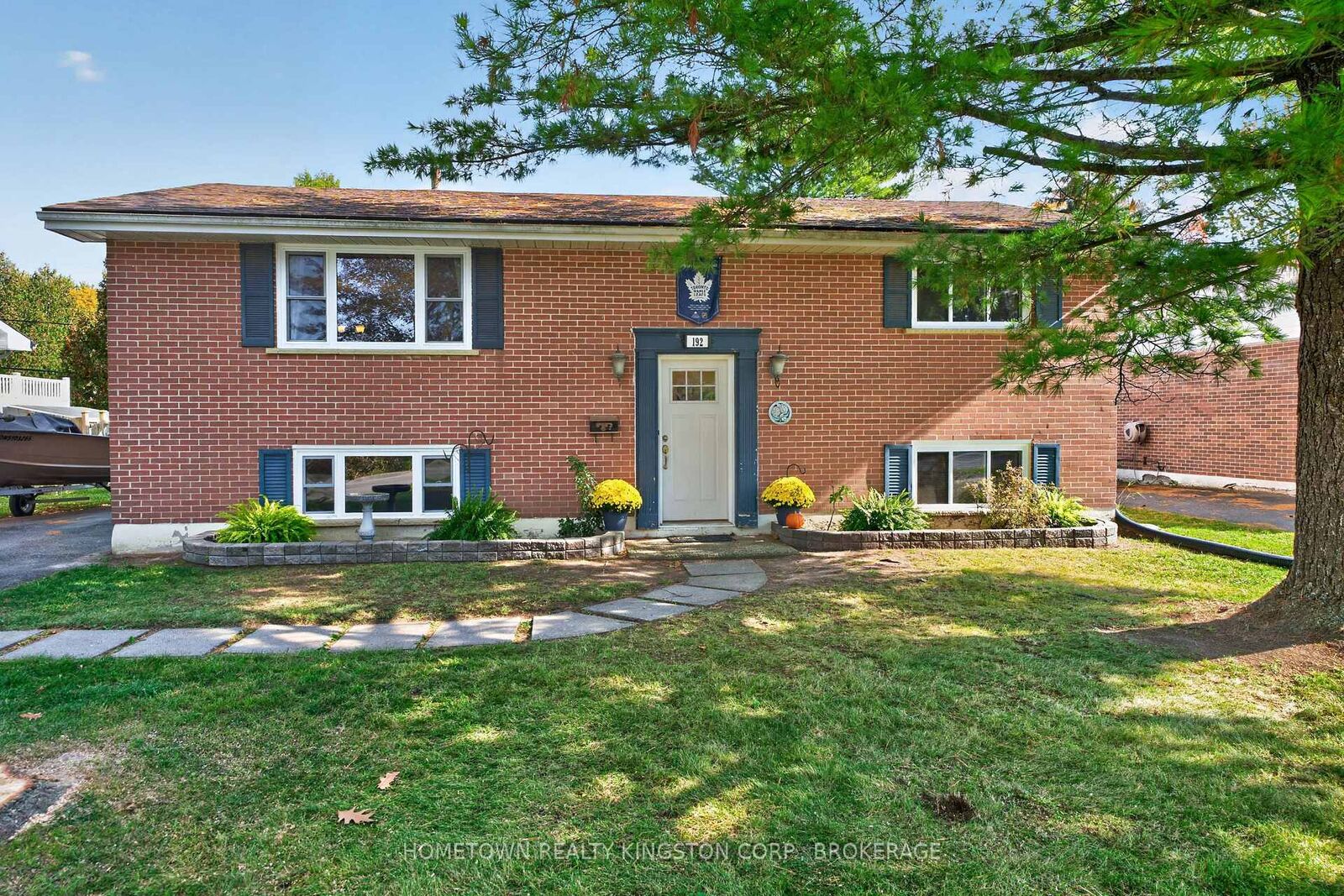 Property Photo:  192 Camberley Crescent  ON K7M 4C4 