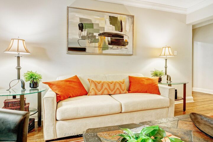Property Photo:  35 Raglan Avenue 202  ON M6C 2K7 