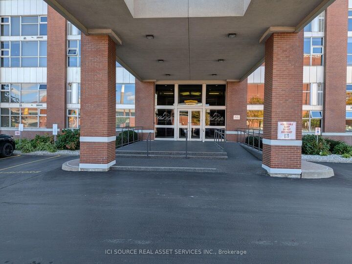Property Photo: 2175 Wyandotte Street E 404 ON N8Y 5B9