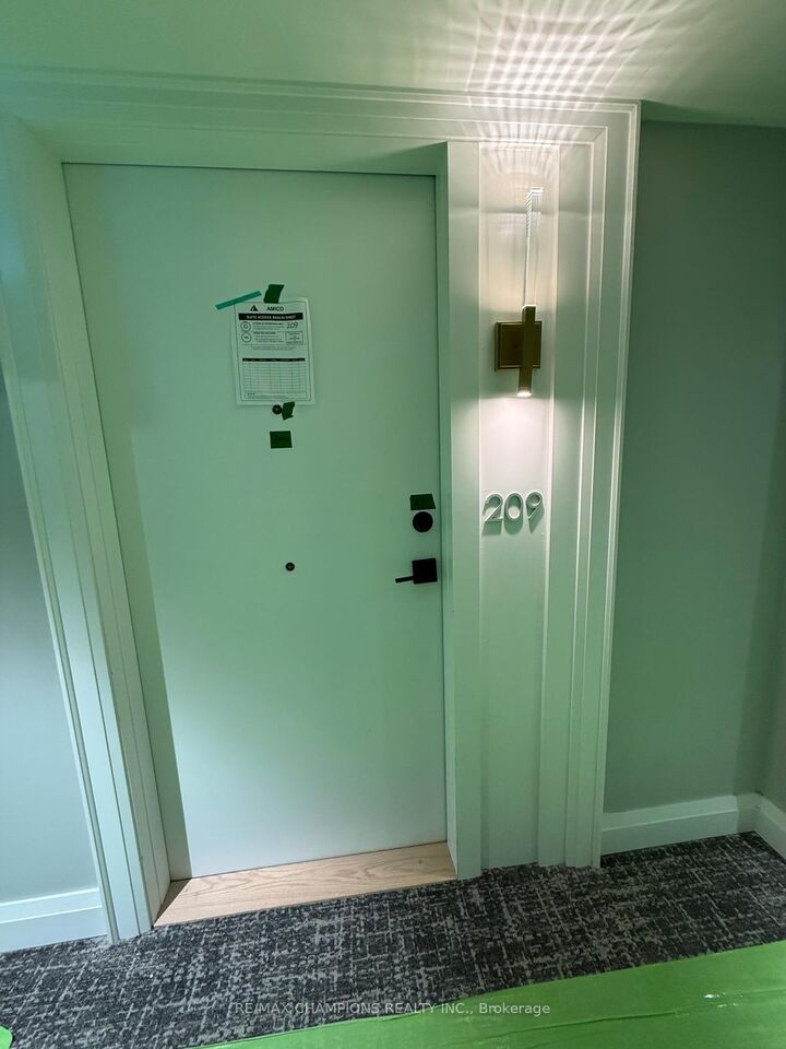 Property Photo:  26 Mill Street 209  ON L7G 0P9 