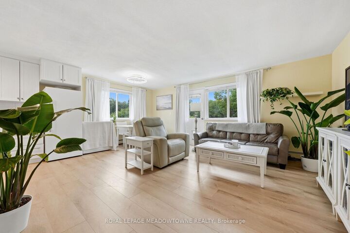 Property Photo:  49 Park Avenue 301  ON L7G 3H9 