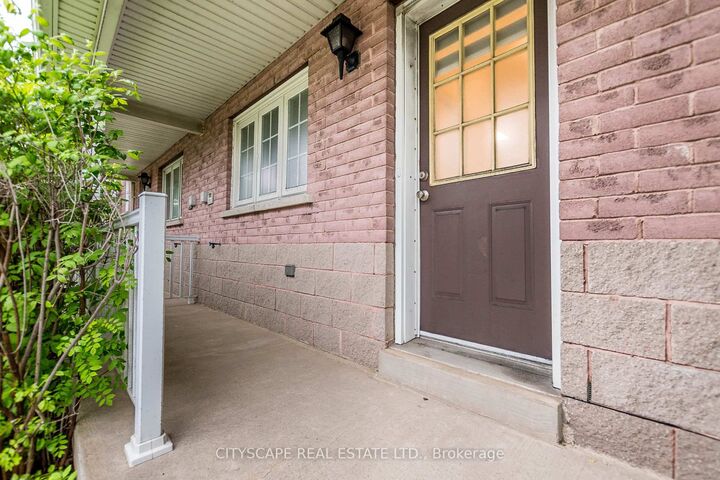 Property Photo: 6830 Meadowvale Town Centre Circle 39 ON L5N 7T5