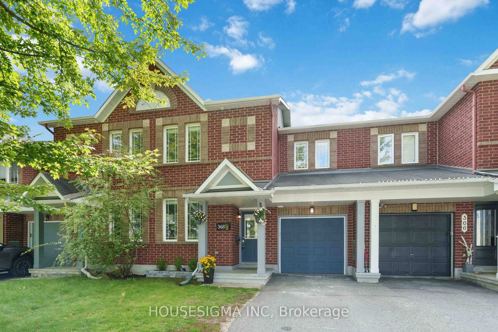 Property Photo:  368 Breckenridge Crescent  ON K2W 1J2 