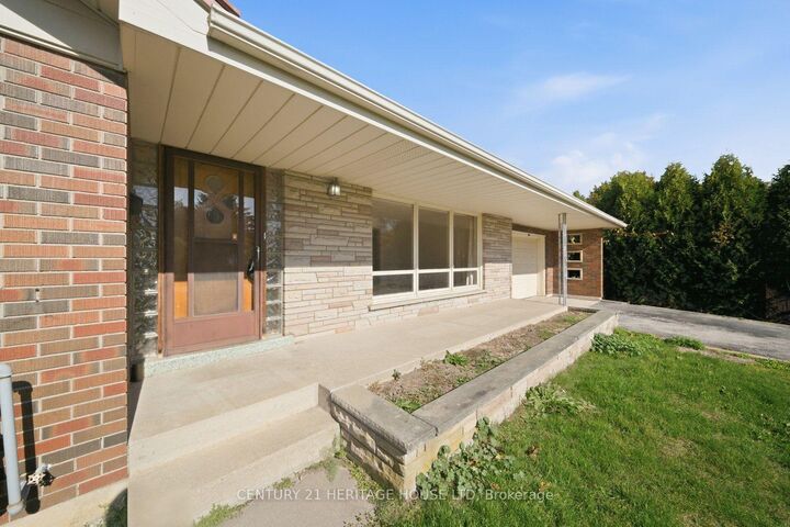 Property Photo:  486 Chatham Street  ON N3S 4J9 