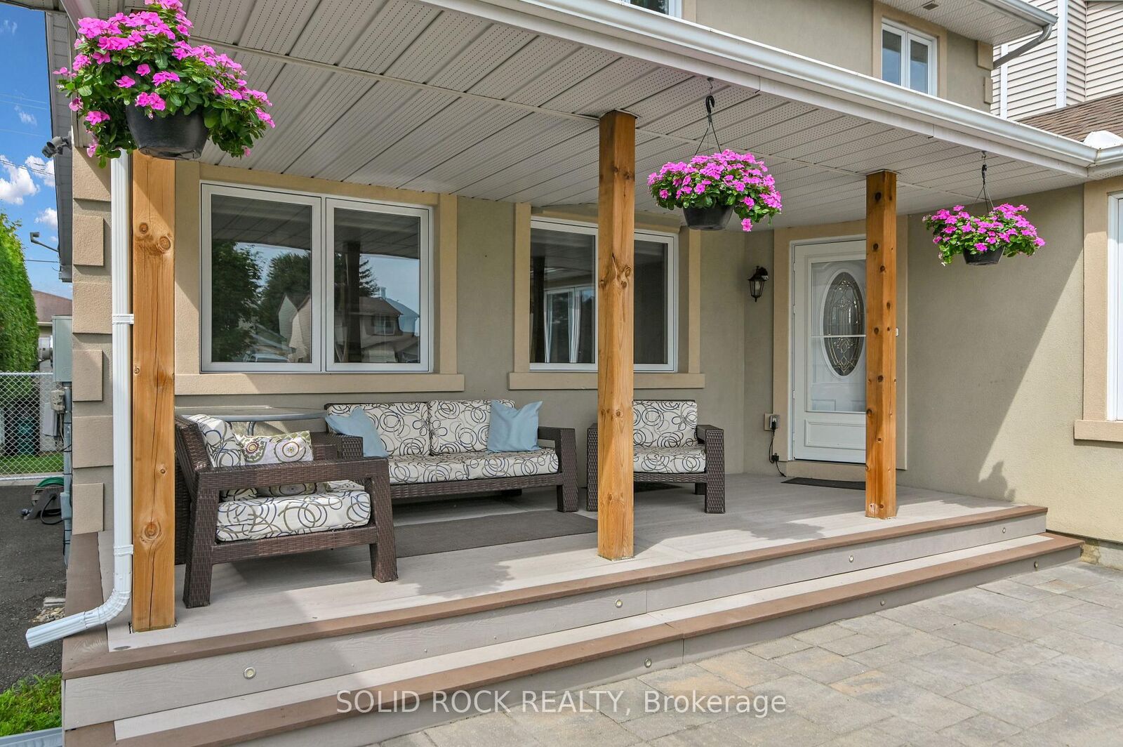 Property Photo: 253 Cote-Royale Crescent ON K1E 3L4