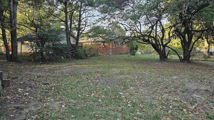 Property Photo: 421 W Hunt AR 72450