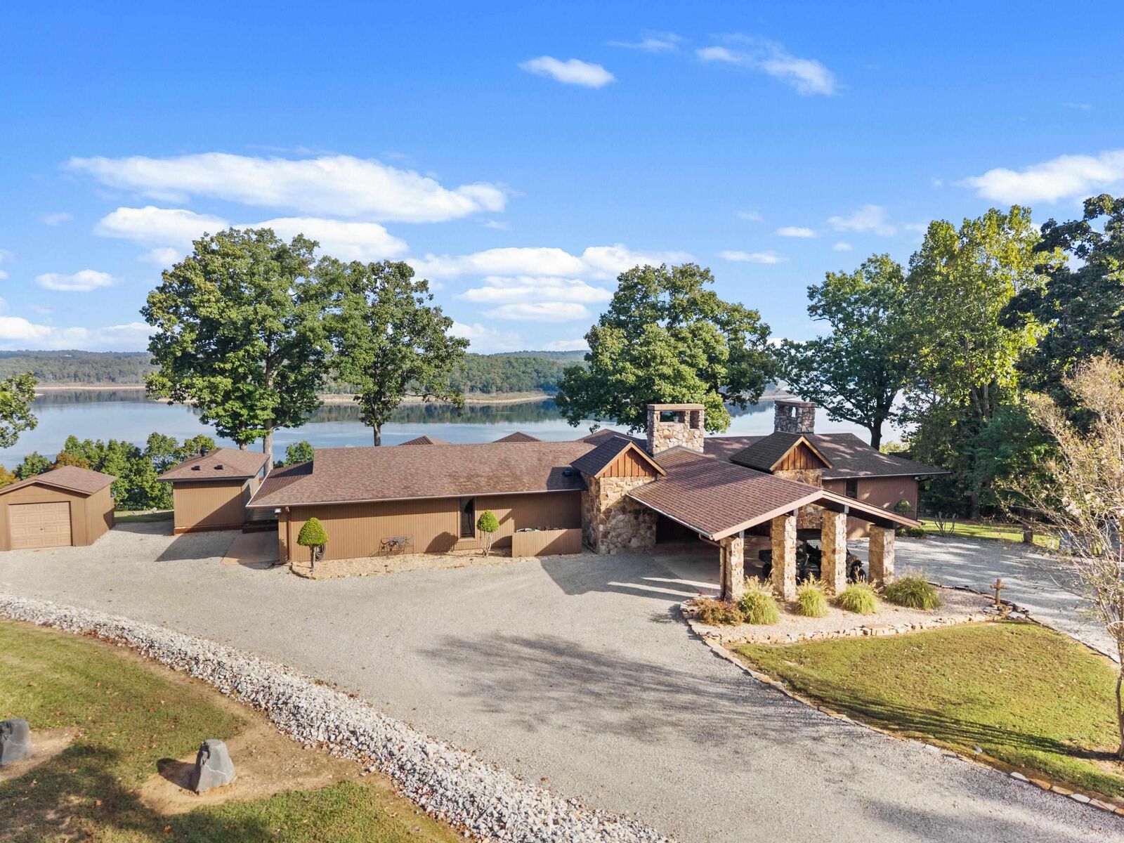 Property Photo:  639 Sycamore Springs Circle  AR 72653 