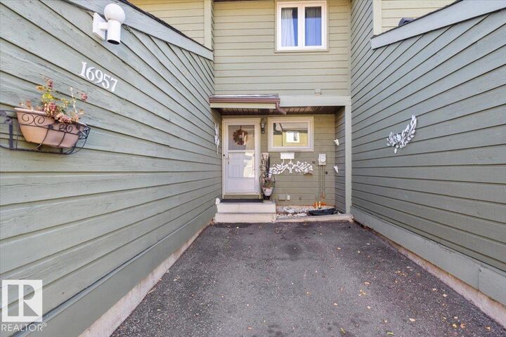 Property Photo:  16957 95 Street NW  AB T5Z 1Z4 