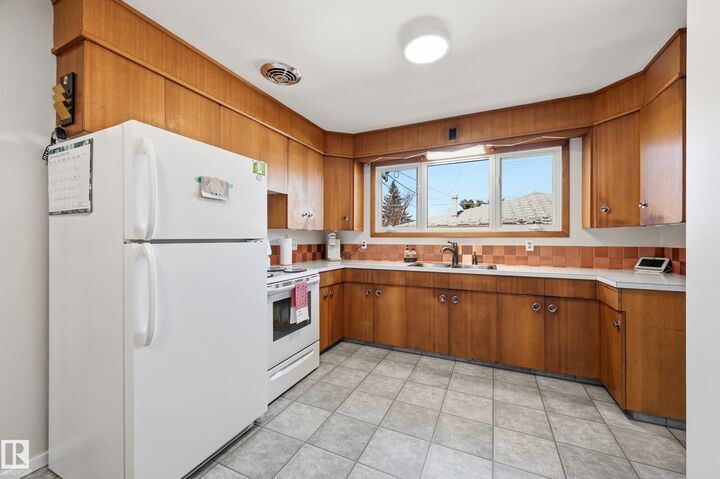 Property Photo:  6604 93 Avenue NW  AB T6B 0W5 