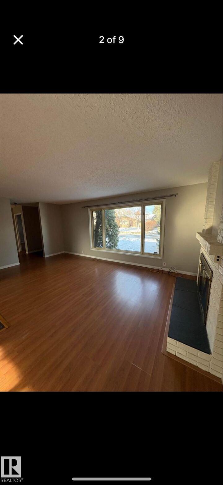 Property Photo:  10829 32A Avenue NW  AB T6J 3B8 
