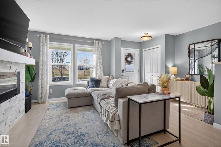 Property Photo:  1047 Paisley Drive SW  AB T6W 4E1 