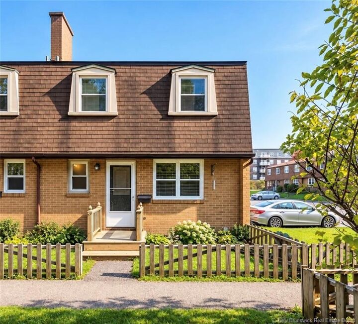 Property Photo:  14 Hampton Manor  NB E2K 0C4 