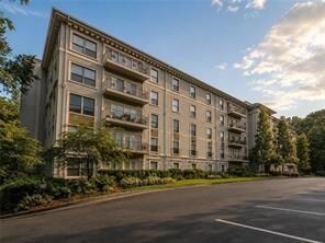 Property Photo: 3203 Lenox Road NE 24 GA 30324