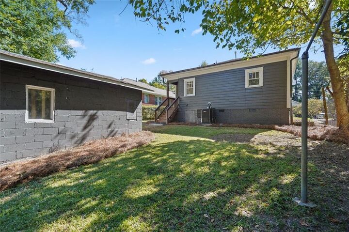 Property Photo:  885 Rose Circle SW  GA 30310 