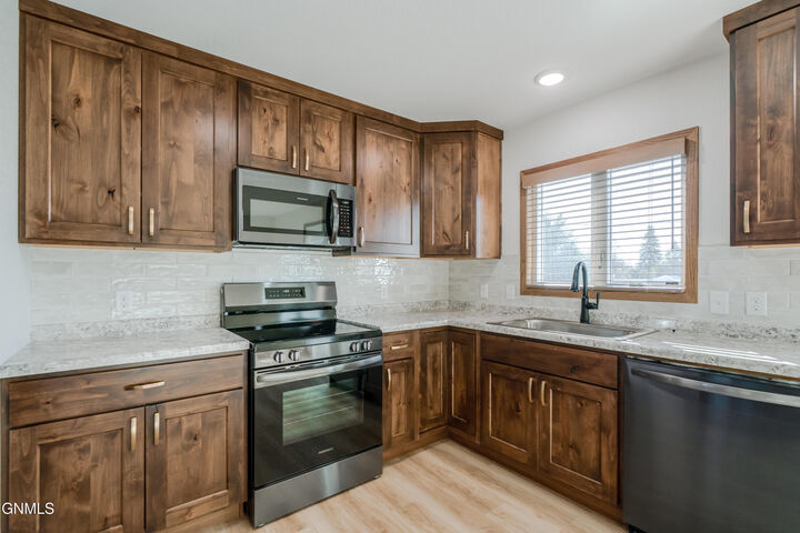 Property Photo:  1230 Michigan Avenue  ND 58504 
