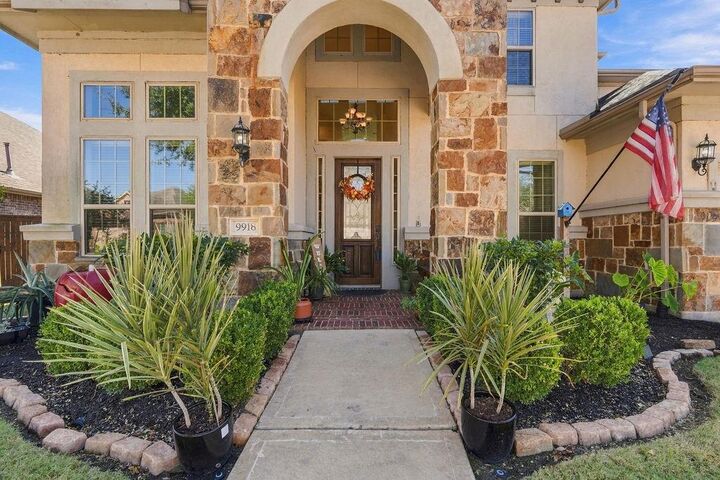 Property Photo:  9918 Hubble Drive  TX 77583 