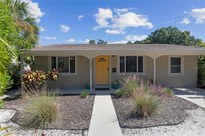 Property Photo:  2326 44th Street S  FL 33711 