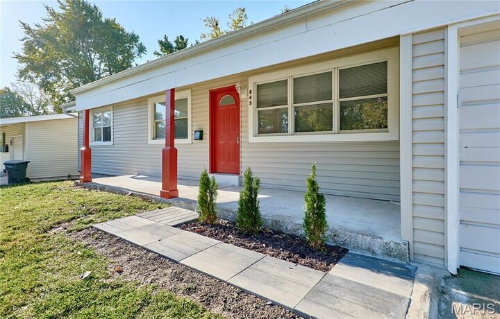Property Photo:  842 Holiday Avenue  MO 63042 