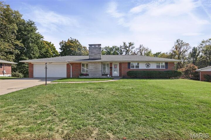 Property Photo: 208 Brentmoor Drive IL 62223
