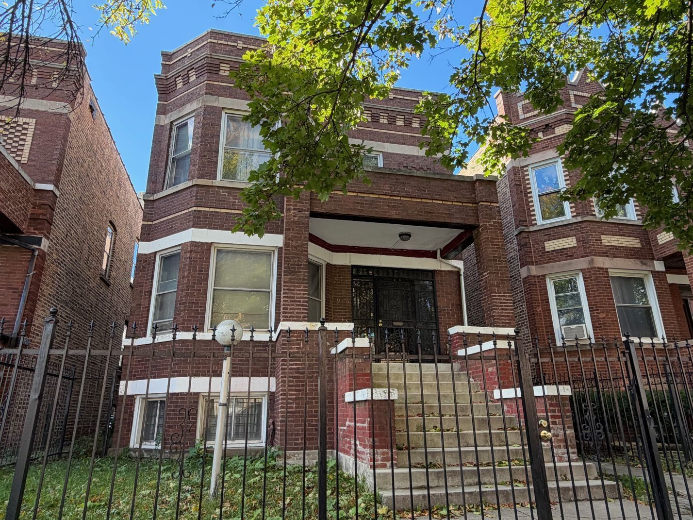 Property Photo: 916 N Lavergne Avenue IL 60651