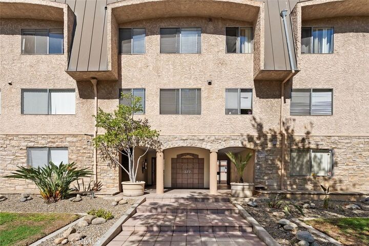 Property Photo:  377 W California 12  CA 91203 
